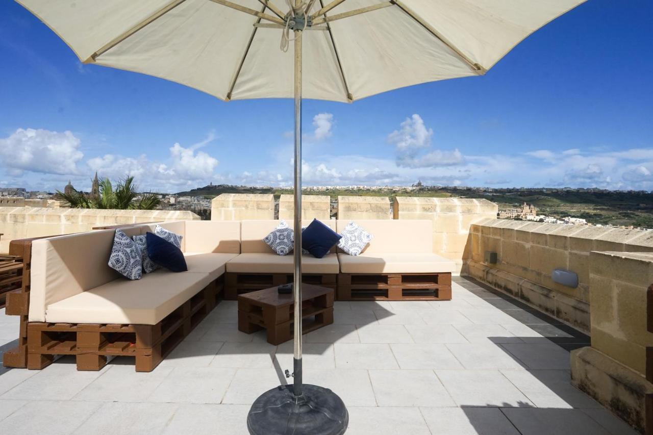 Getawaynpetto Private Duplex Maisonette With Jacuzzi Hot Tub Mgarr Exteriör bild